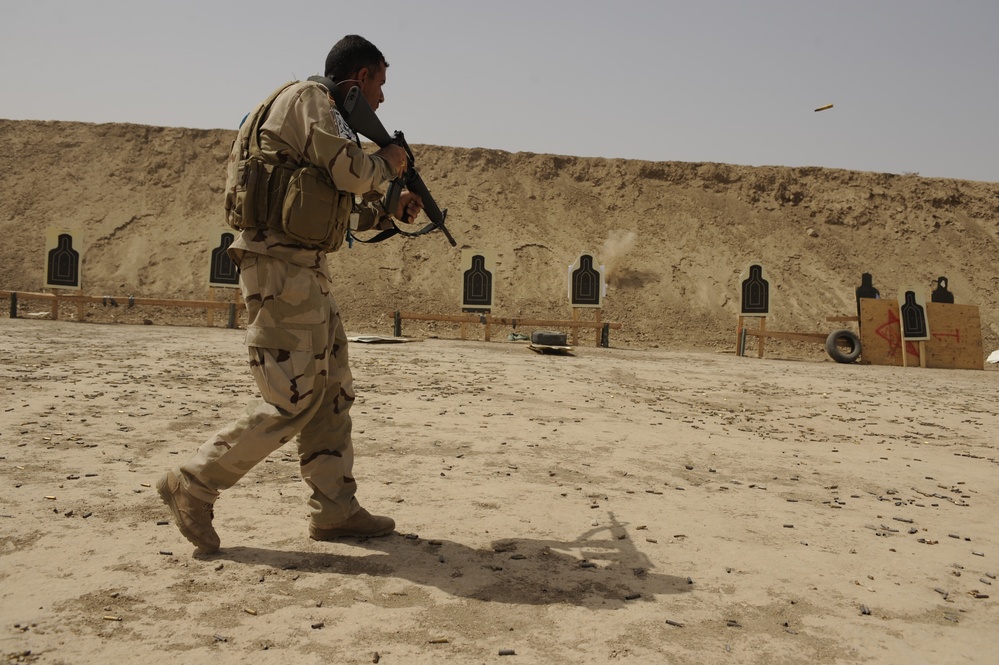 Iraqi Army Weapon Drills on Camp Diwaniyah