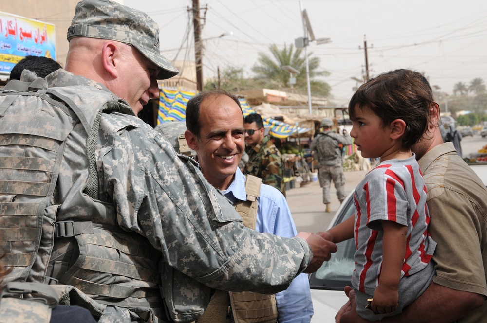 Multi-National Force-Iraq Commanding General visits Adhamiyah