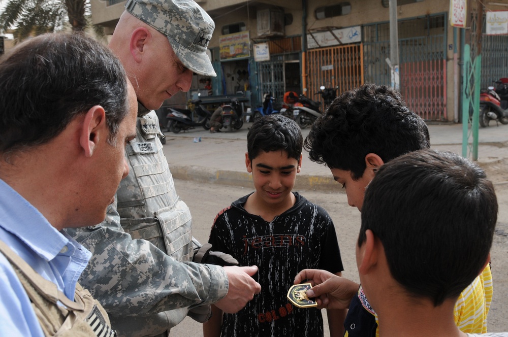Multi-National Force-Iraq Commanding General visits Adhamiyah