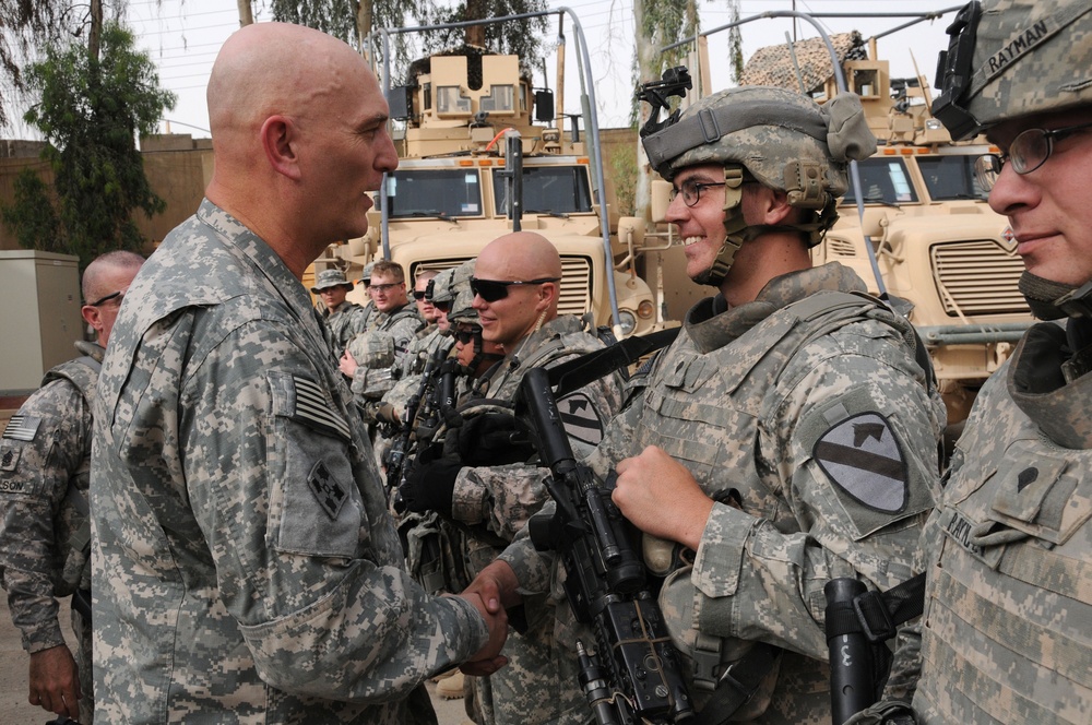 Multi-National Force-Iraq Commanding General Visits Adhamiyah