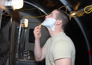 Showers, Snacks Lift Morale for Flood-Fighting Soldiers