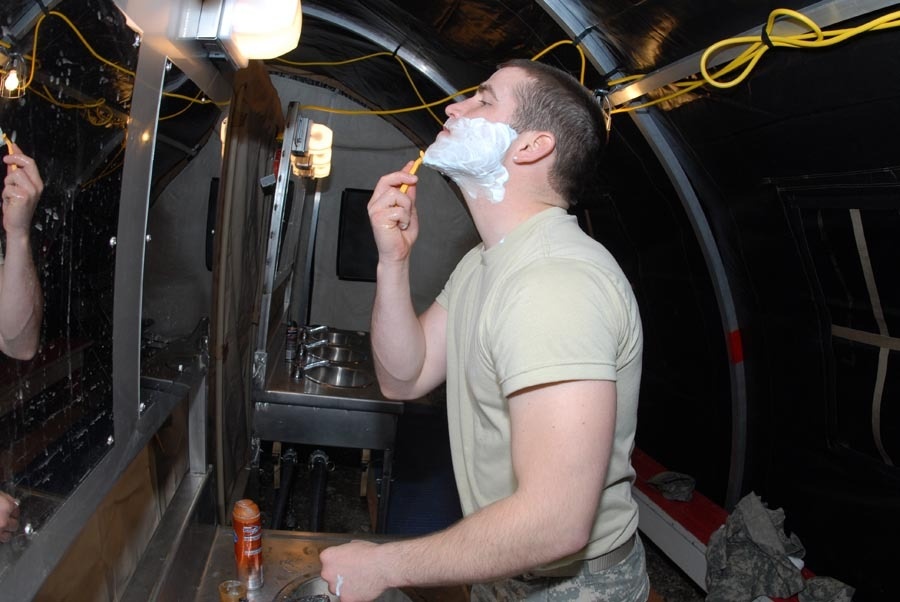 Showers, Snacks Lift Morale for Flood-Fighting Soldiers