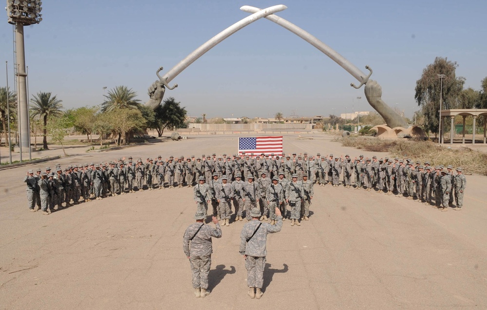 Paratroopers Reenlist Under Famed Baghdad Landmark