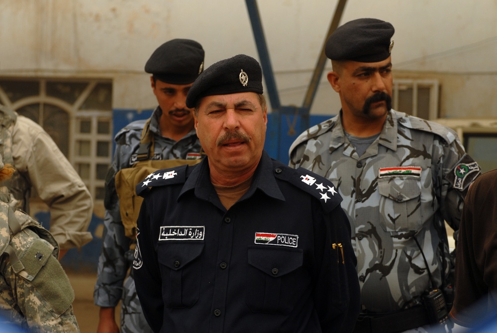 Iraqi police graduation in Mahmudiyah