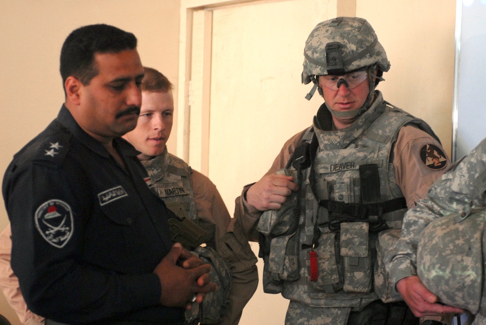 Iraqi police graduation in Mahmudiyah