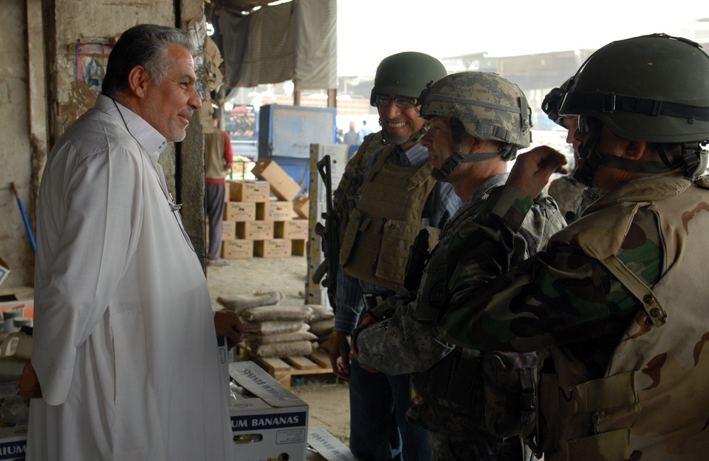 Multi-National Corps commanding general visits Sadr City
