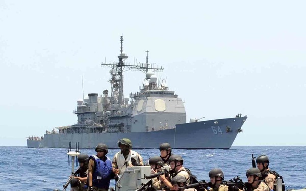 USS Gettysburg Patrols the Gulf of Aden