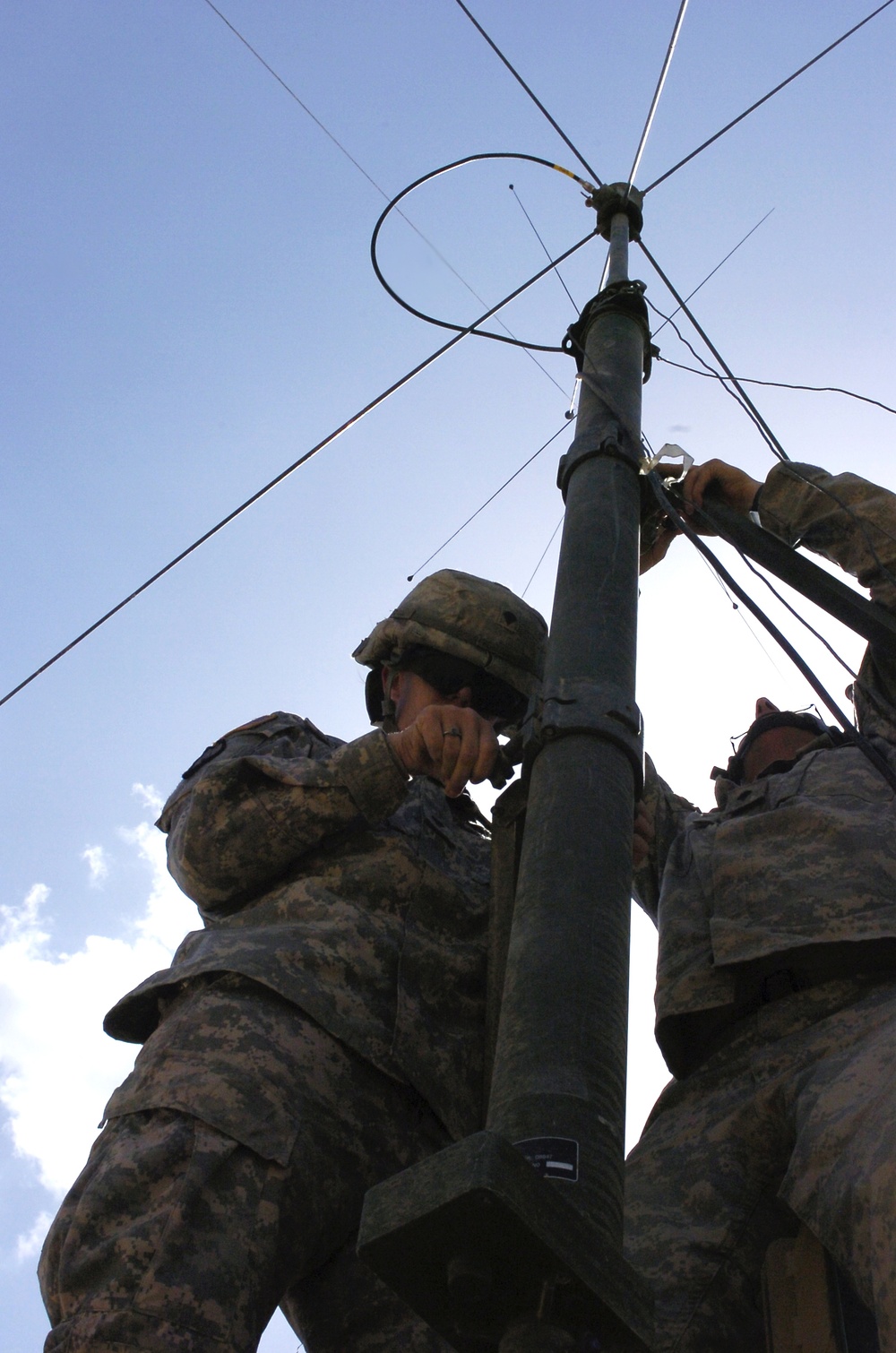 Retran Keeps Soldiers Talking on the Battlefield
