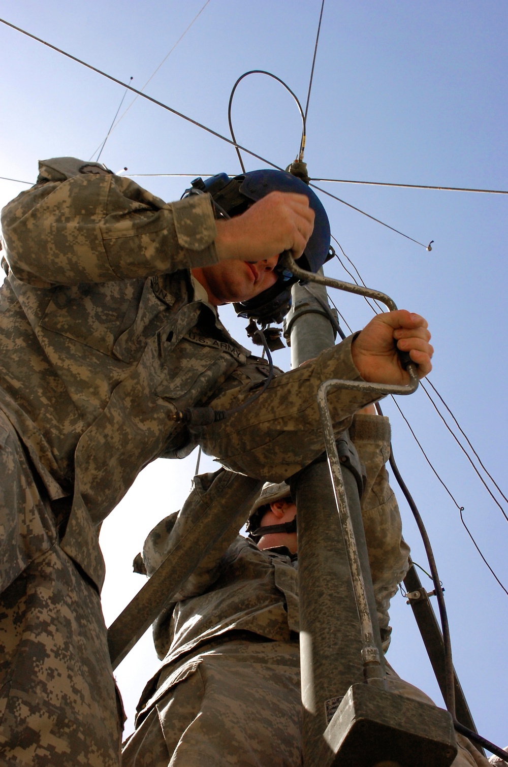 Retran Keeps Soldiers Talking on the Battlefield