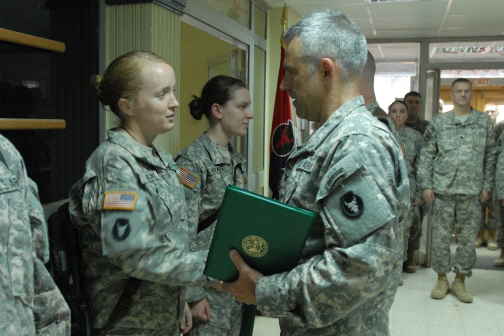 Staff Sgt. Hoke Receives Army Commendation Medal