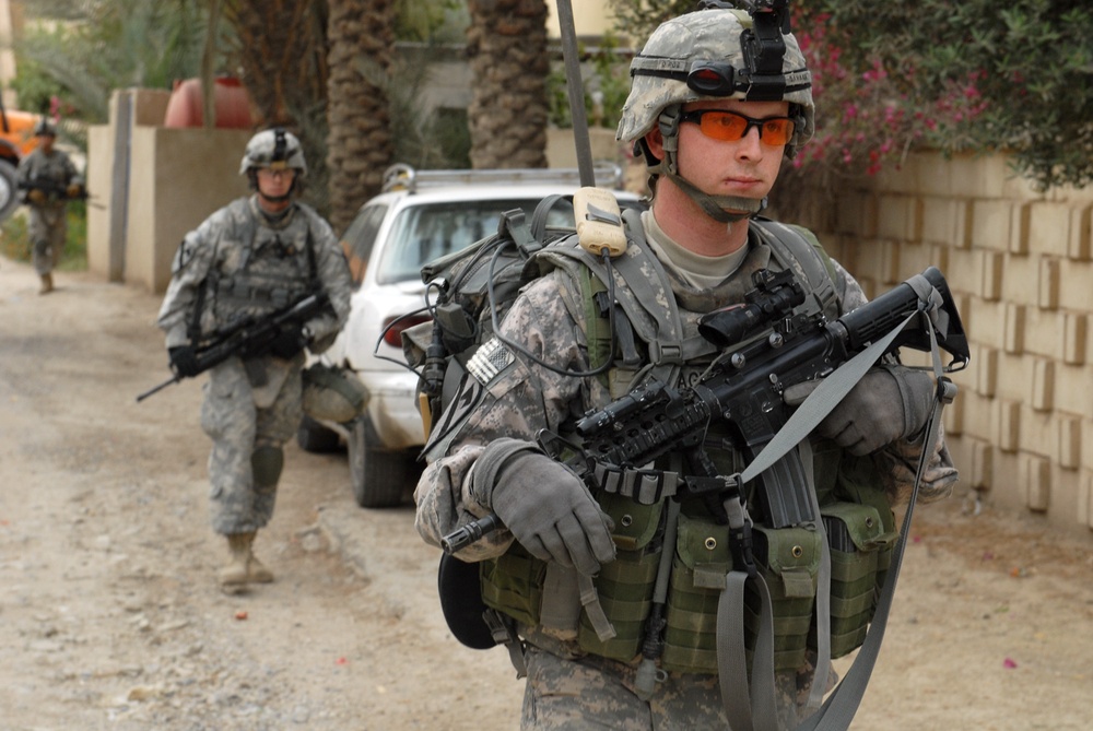 Maintaining Presence: 2-5 Cav. Soldiers Patrol Streets