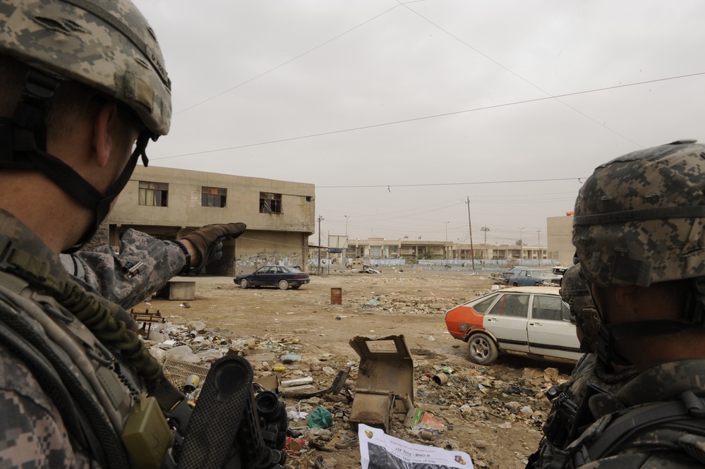 Cavalrymen conduct Baghdad patrol