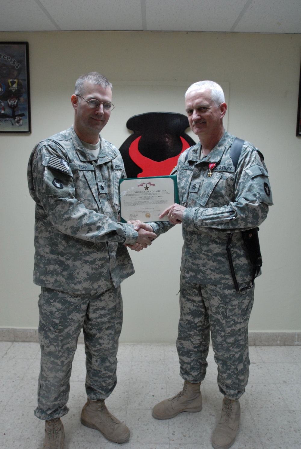 Soldiers Receive Bronze Star