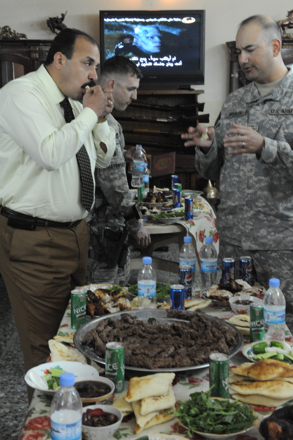 U.S., Iraqi forces visit East Rasheed