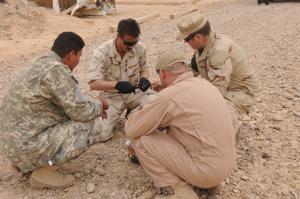 Iraqi Explosive Ordnance Disposal Training in Tikrit, Iraq