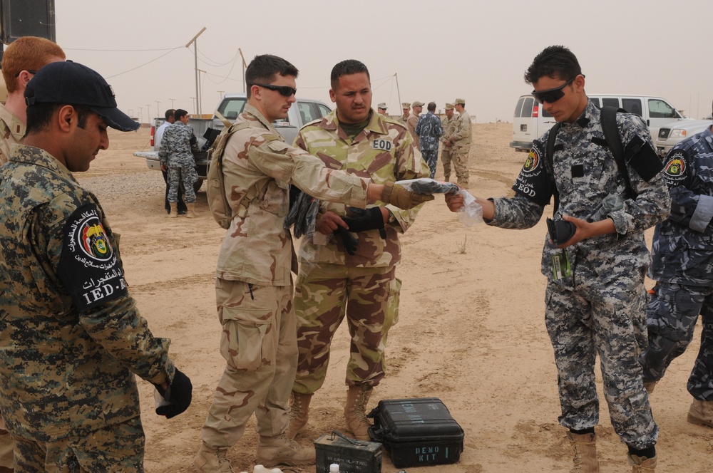 Iraqi Explosive Ordnance Disposal Training in Tikrit, Iraq