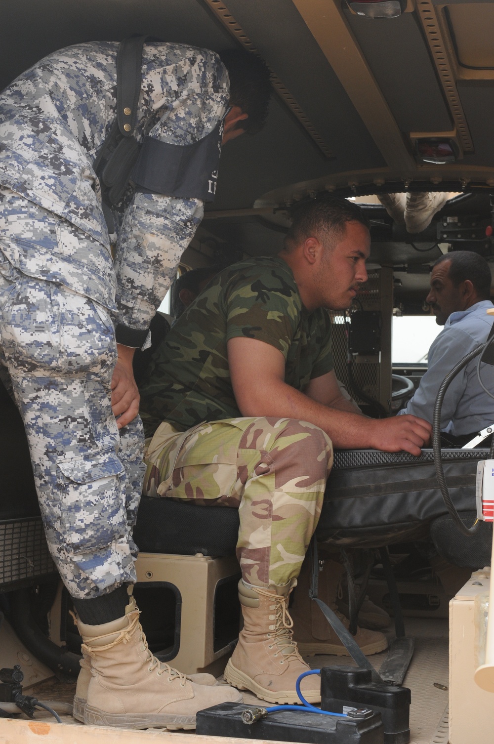 Iraqi Explosive Ordnance Disposal Training in Tikrit, Iraq