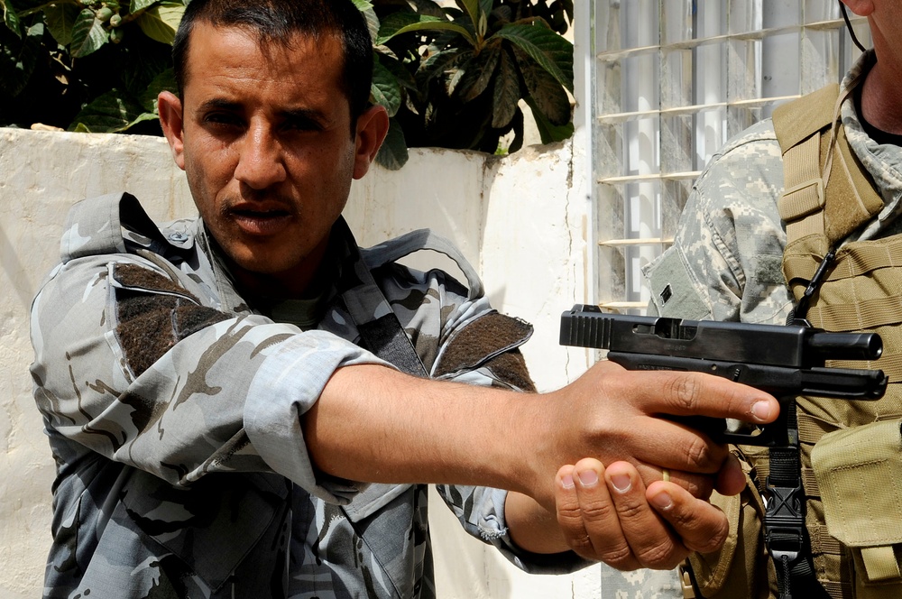 Iraqi police training in Mosul