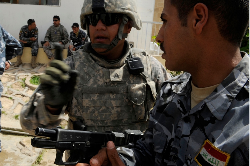 Iraqi police training in Mosul