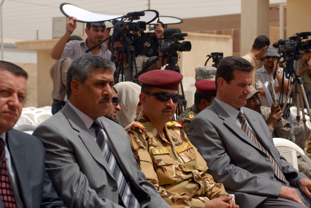 Market opening in Abu Ghraib