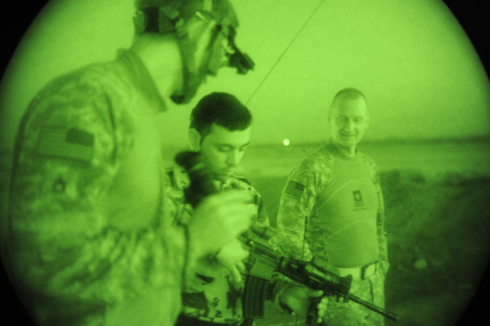 U.S. Soldiers conduct operation with Iraqi coastal border guards