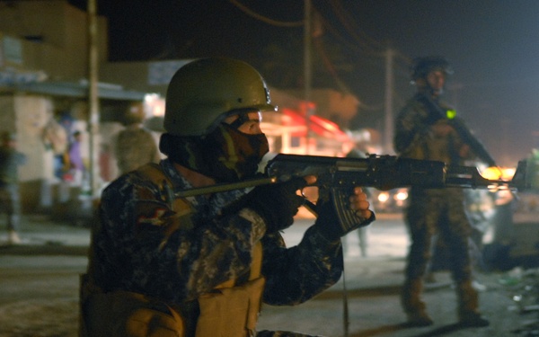 Iraqi Police arming Non-commissioned Officers with skills to lead their own
