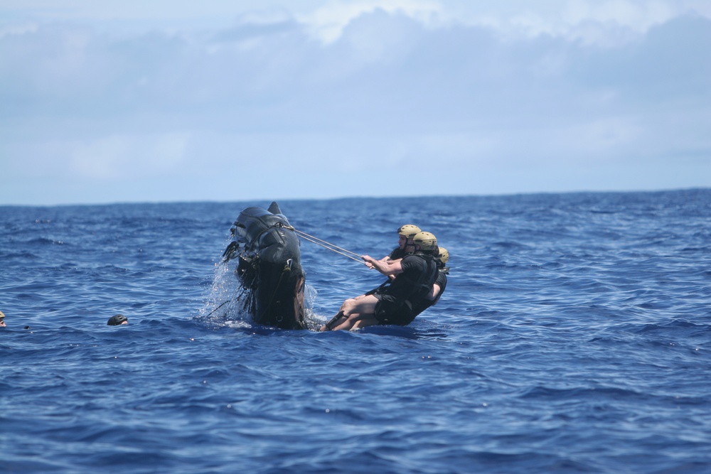 Reconnaissance Marines test new boat engines