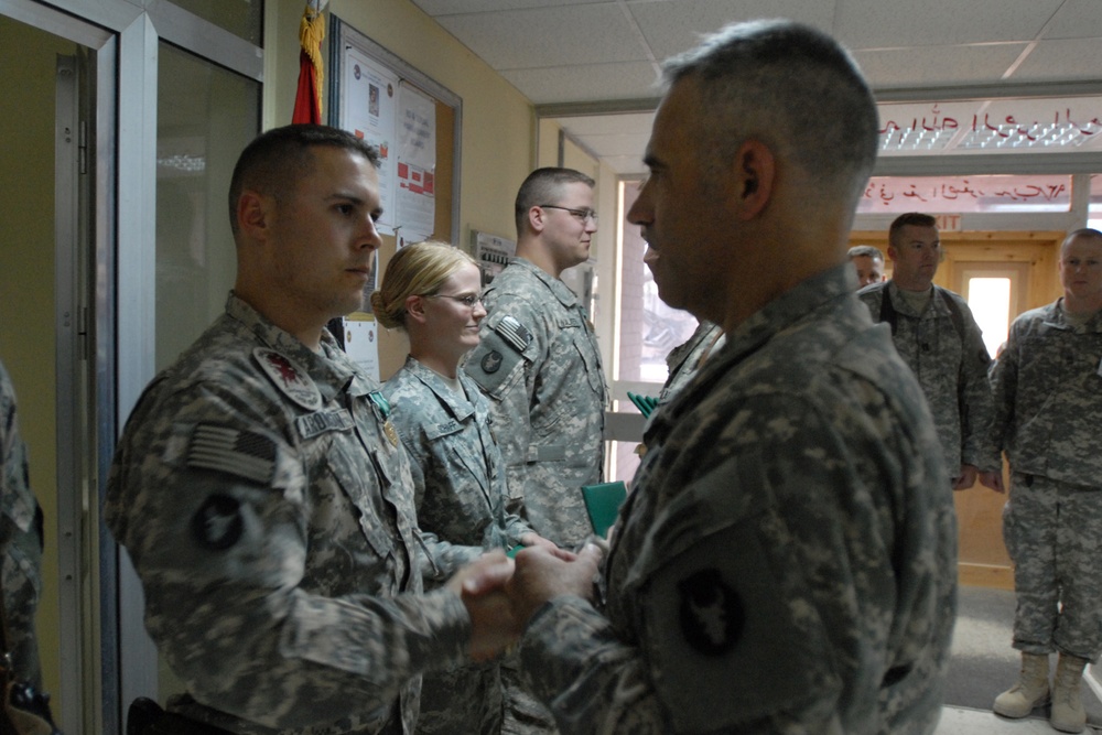 1st Lt. Aronson Receives Army Commendation Medal