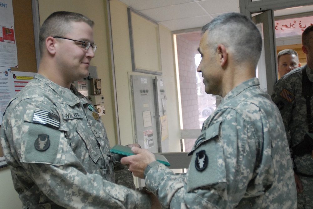 Pfc. Walker Receives Army Commendation Medal