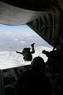 Jump Ops Bring Marine Special Operations Command Down to Earth