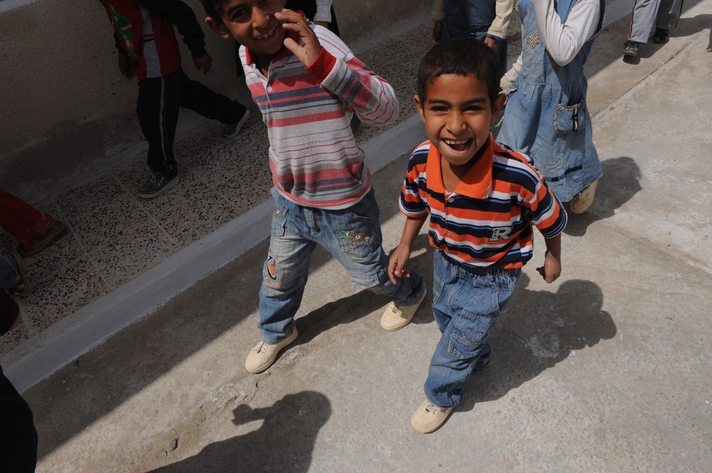 Children take advantage of new Baghdad school
