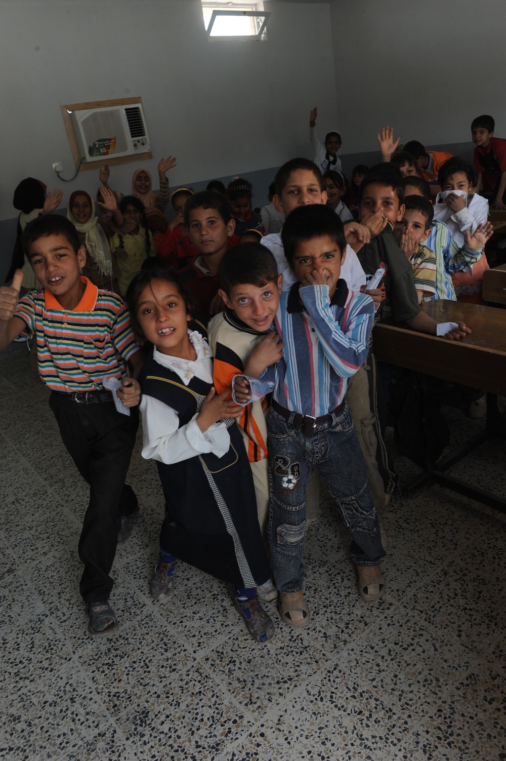 Children take advantage of new Baghdad school
