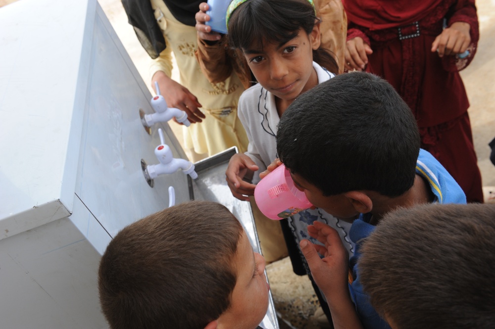 Children take advantage of new Baghdad school