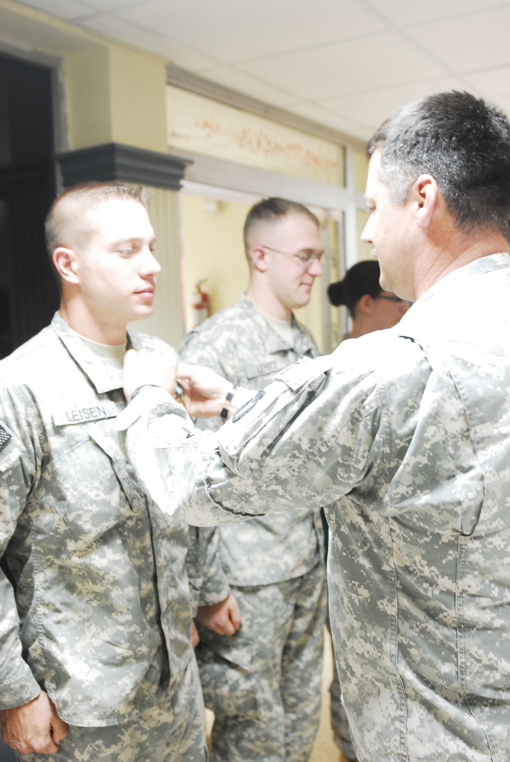 Spc. Leisen Receives Army Commendation Medal