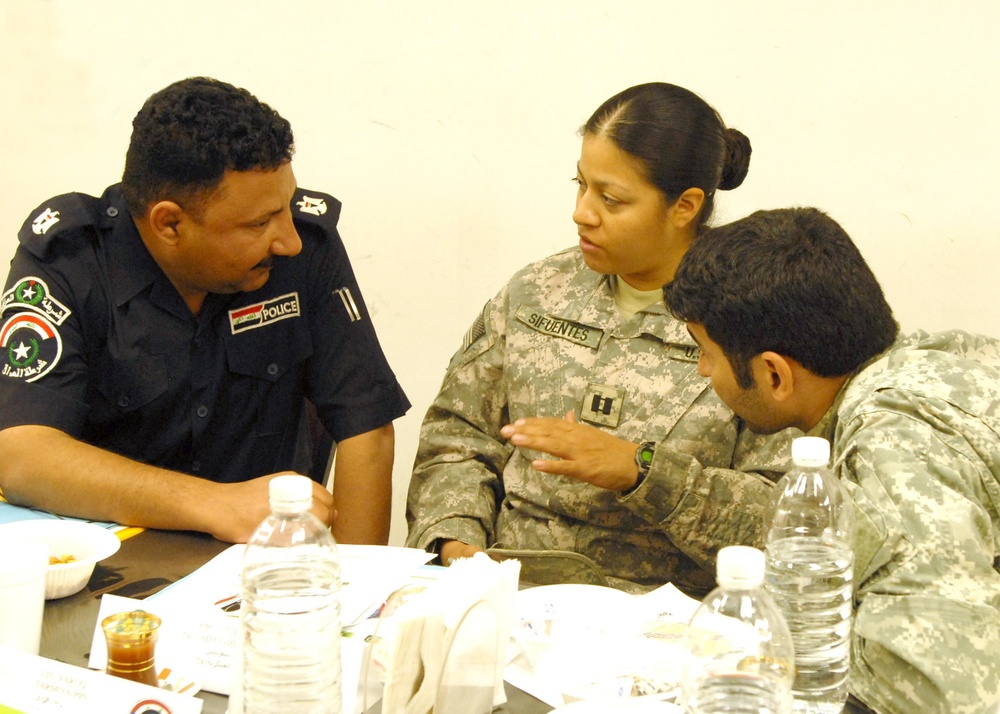 Iraqi Police, Military Police discuss future security expectations