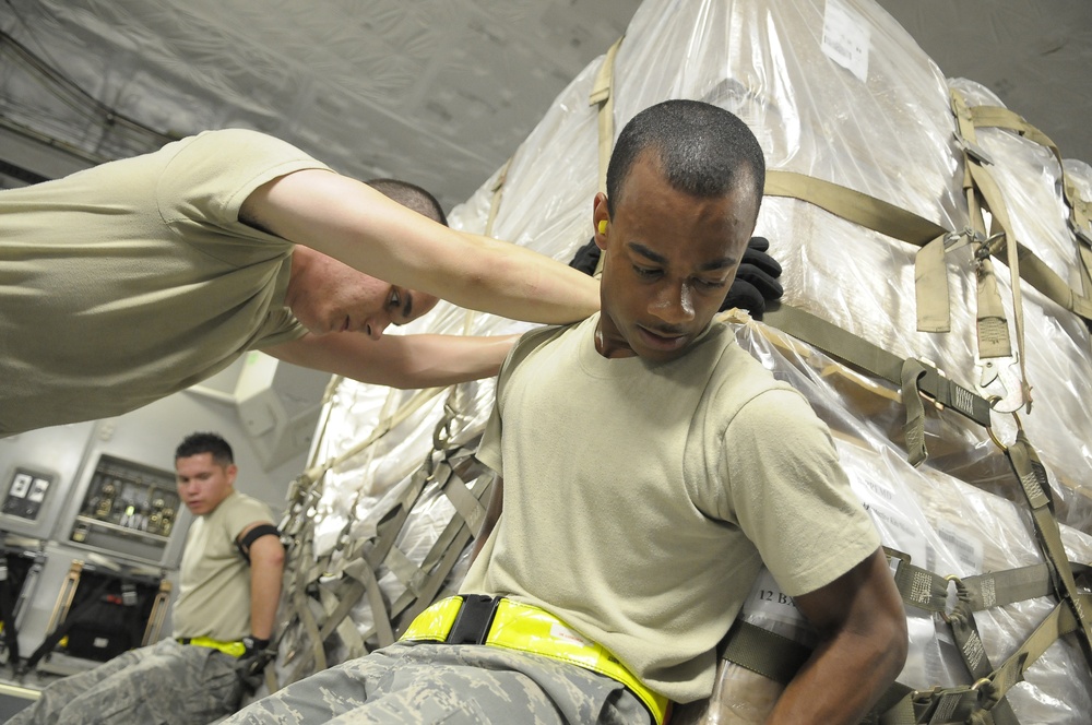 U.S. Southern Command Delivers 30,000 Protection Kits for H1N1 First Responders