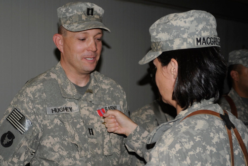 Soldiers Receive Medal