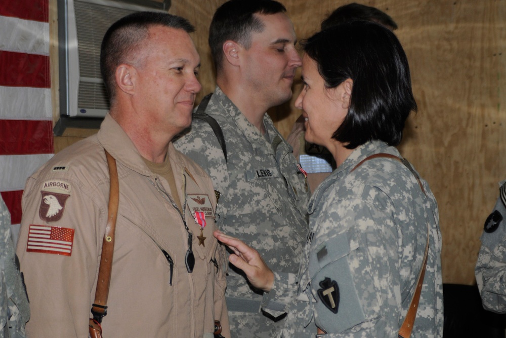 Soldiers Receive Medal