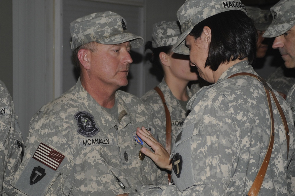 Soldiers Receive Medal