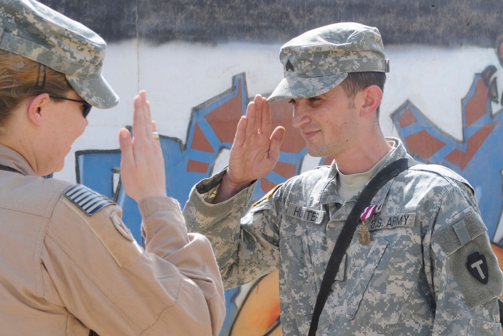 Soldiers Receive Medal