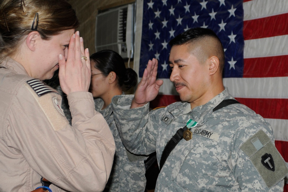 Soldiers Receive Medal