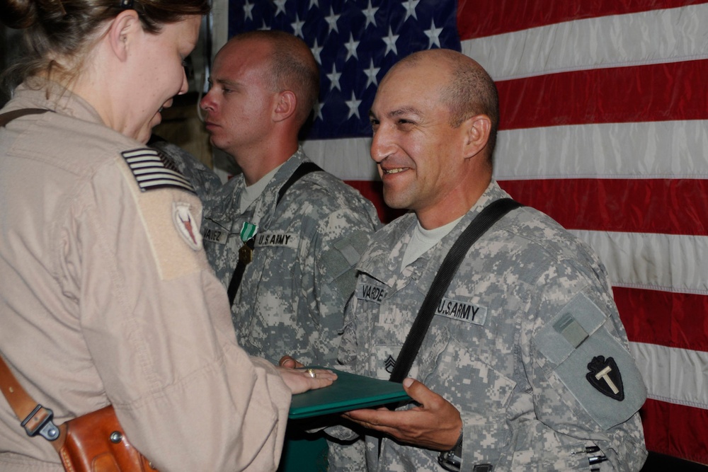 Soldiers Receive Medal