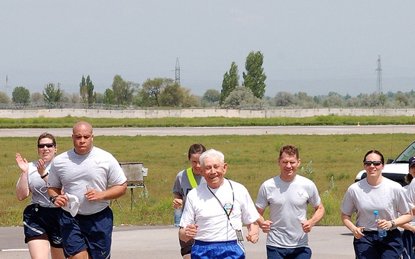 Manas welcomes spring with first-ever Bloomsday Run
