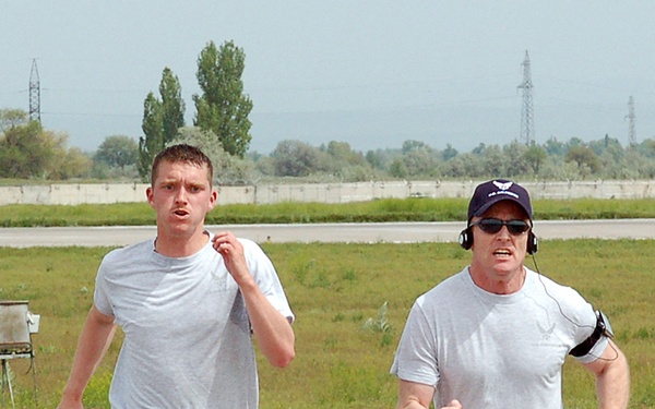 Manas welcomes spring with first-ever Bloomsday Run