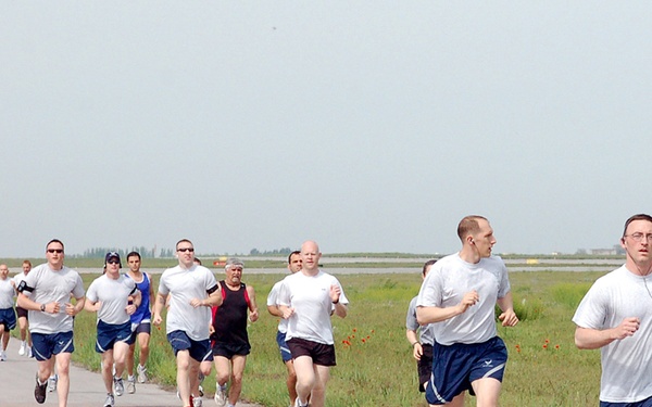 Manas welcomes spring with first-ever Bloomsday Run