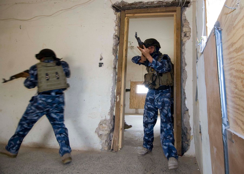 Iraqi Special Weapons and Tactics strives to perfect room-clearing procedures