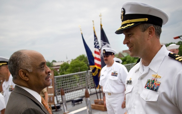 Acting Secretary of the Navy Tours USS Freedom