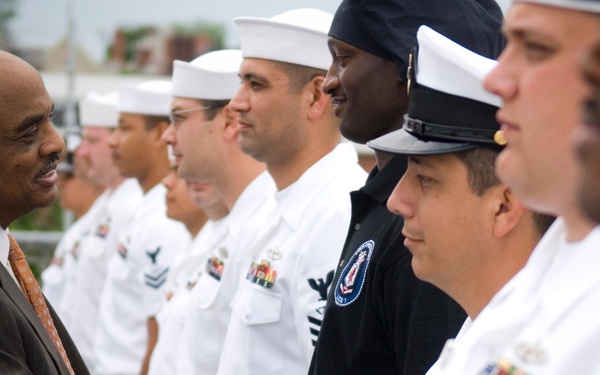 Acting Secretary of the Navy Tours USS Freedom