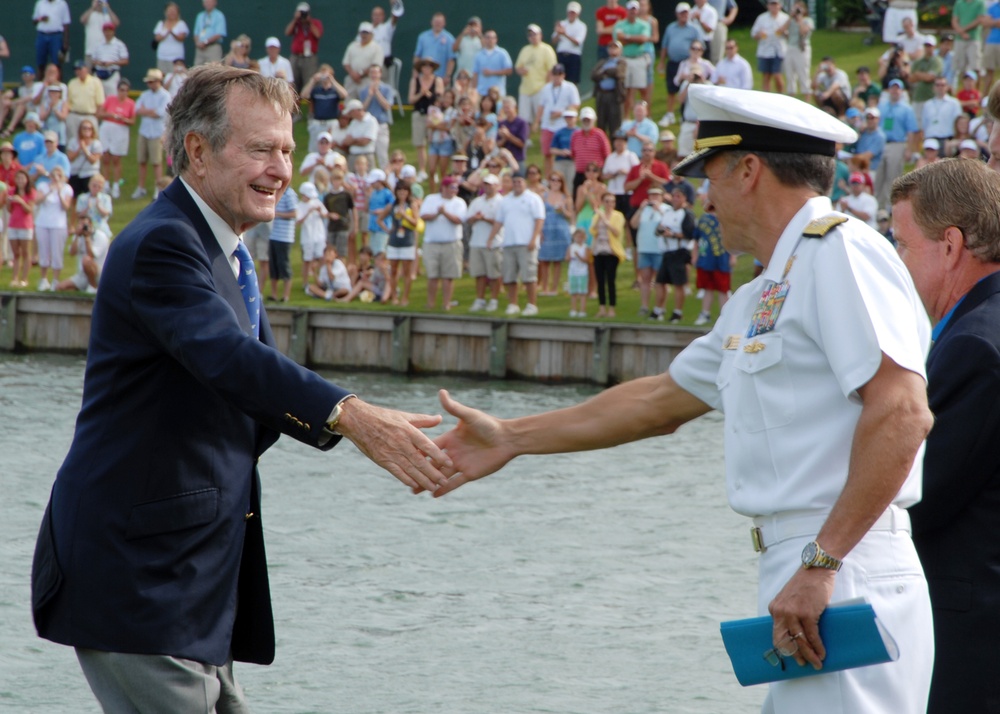 Naval Forces Southern Command greets George H.W. Bush