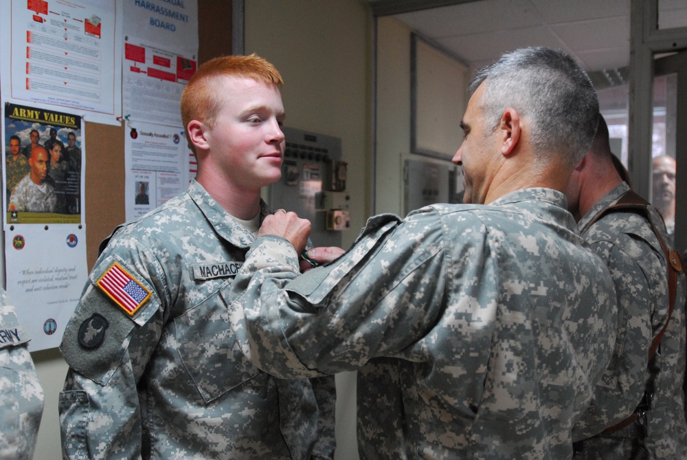 Spc. Machacek Receives Army Commendation Medal